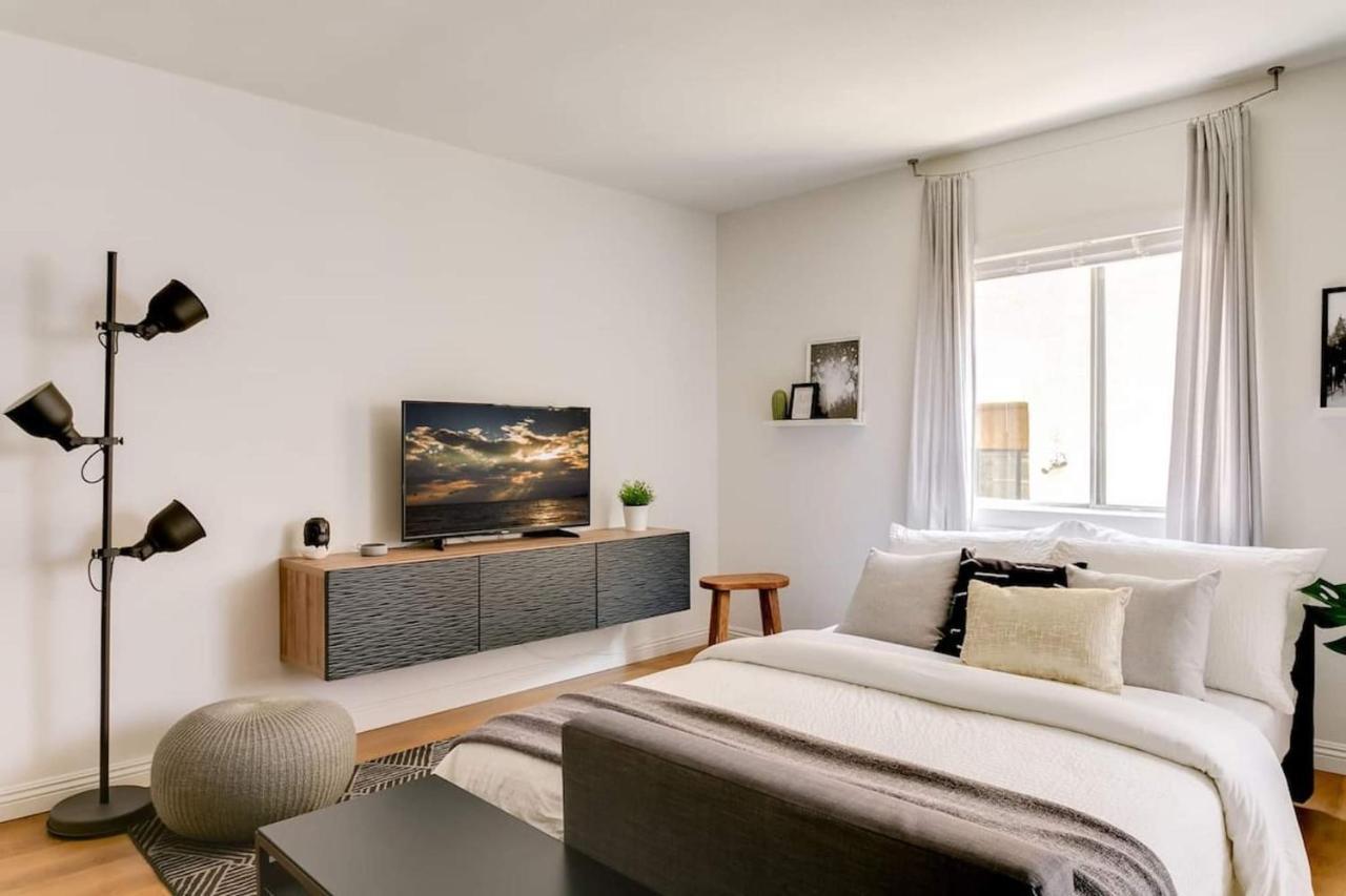 Sophisticated Long With Patio Dining And Parking Nrp21-00185 Apartment *